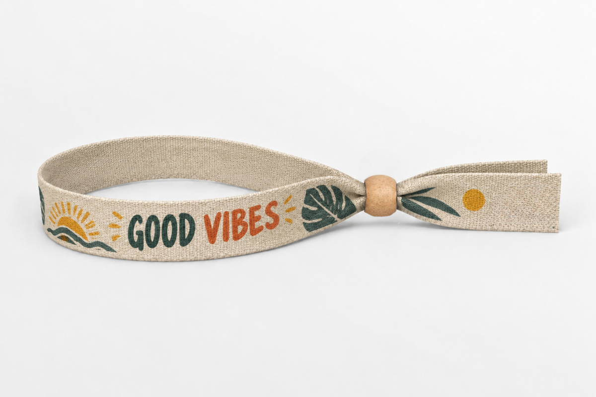 Smėlio spalvos medvilninė apyrankė su spalvinga Good Vibes spauda
