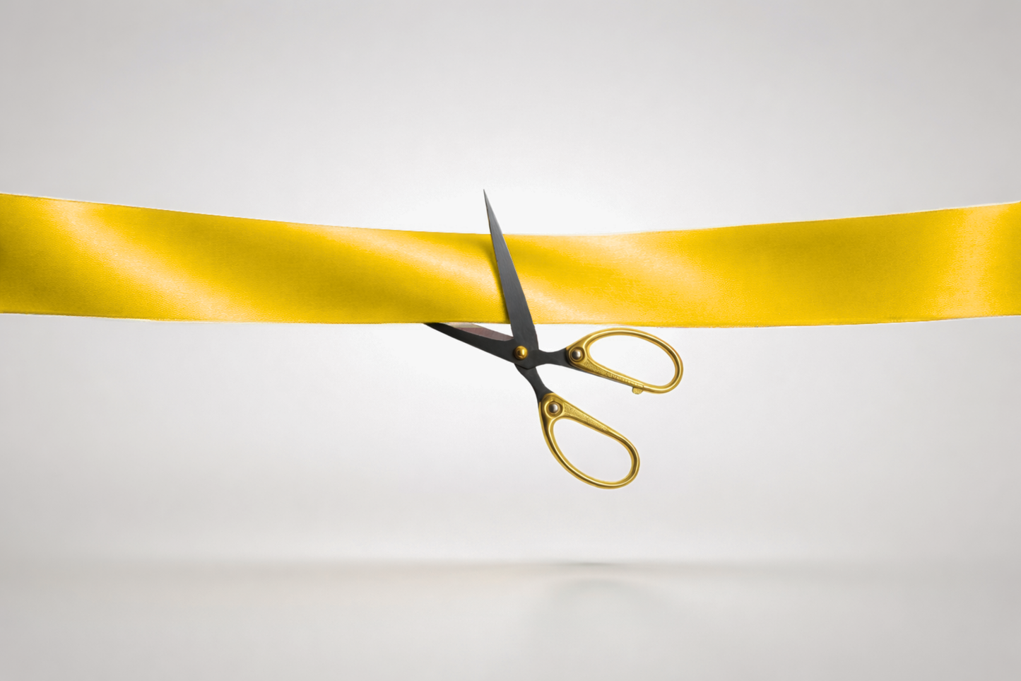 Geltona inauguracijos juostelė iš ECO satino be rašto iš JM Band®.