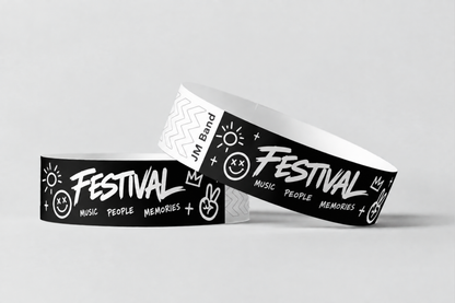 Dvi juodos popierinės apyrankės su balta festivalio spauda