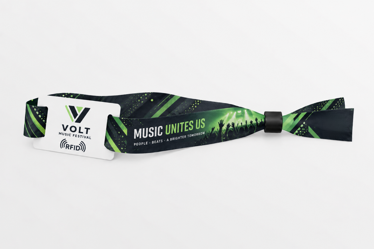 RFID rPET medžiaginė apyrankė su tamsiai žalia muzikos festivalio spauda