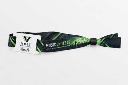 RFID rPET medžiaginė apyrankė su tamsiai žalia muzikos festivalio spauda